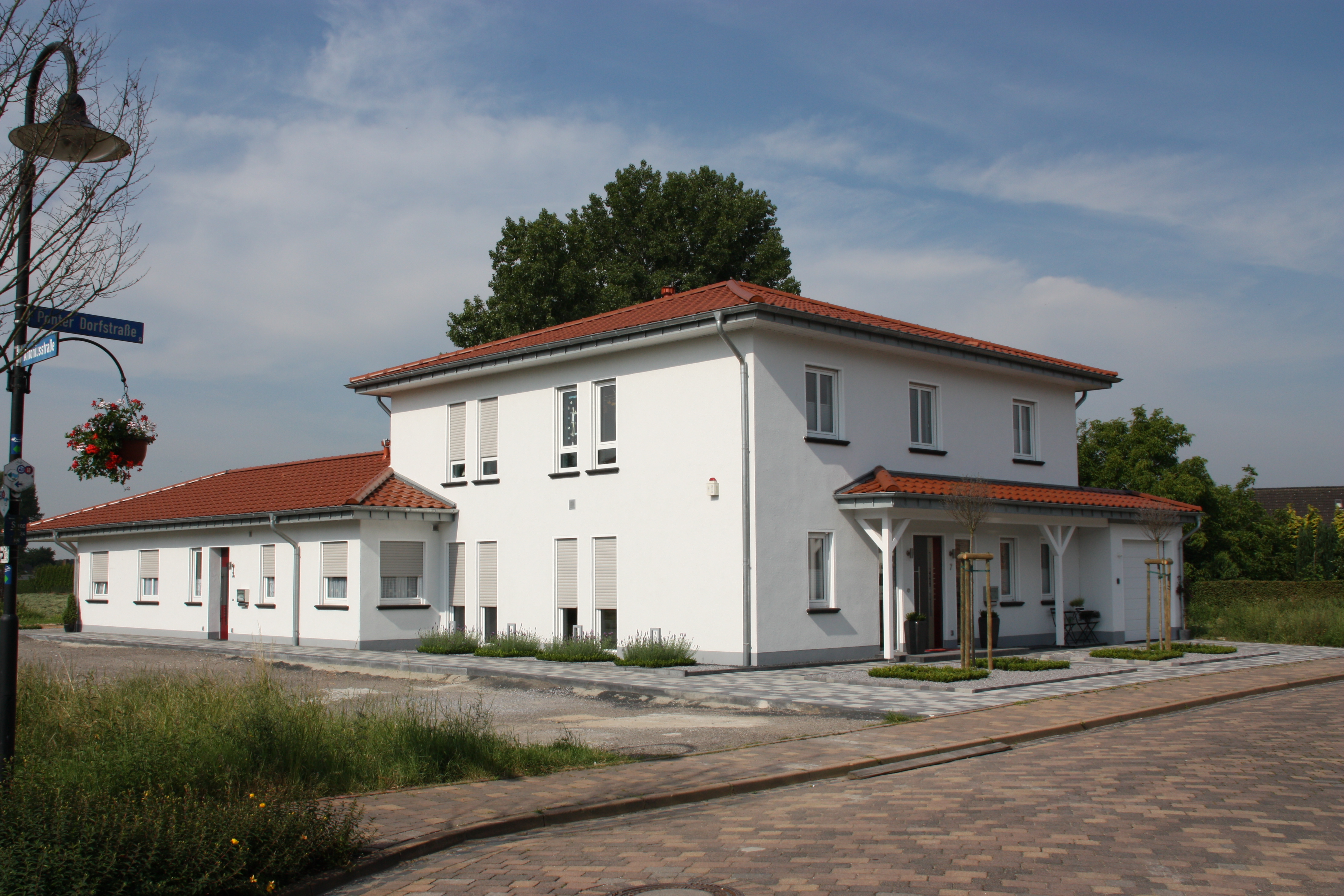 Haus Fassade Sonnenschutz Rollladen Motor